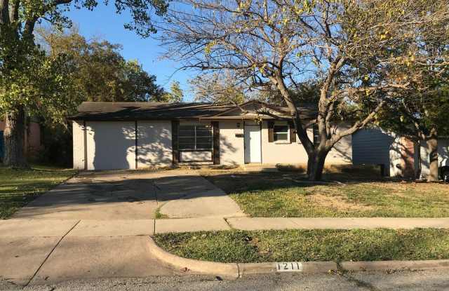1211 Briarwood Dr - 1211 Briarwood Drive, Mesquite, TX 75149
