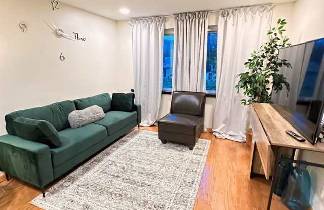 Charming 2BR Apartment in Saint Louis photos photos Charming 2BR Apartment in Saint Louis photos photos