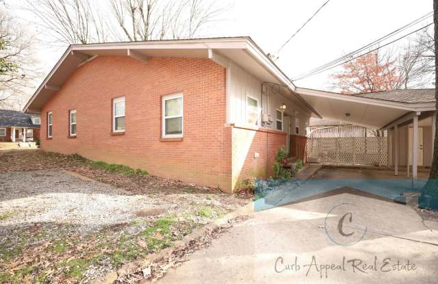 Completely Renovated 2 Bed 1 Bath Duplex with Fenced Yard Gallery 3