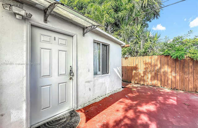 1110 N 58th Ave photos photos