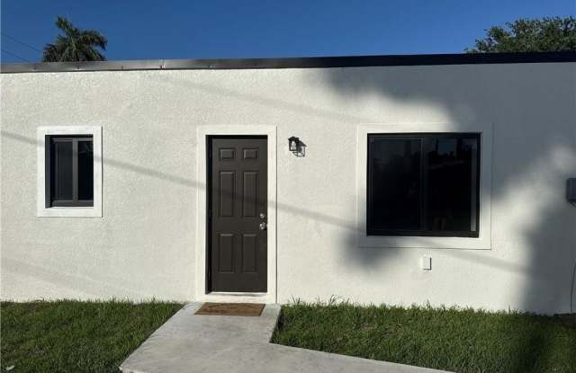 4523 Palm Beach Boulevard photos photos