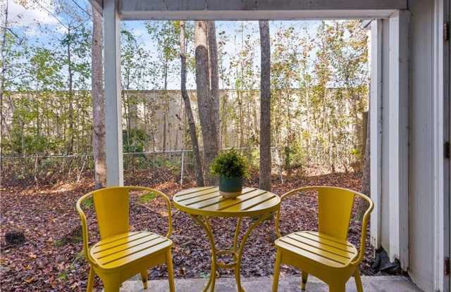300 S Grove Blvd photos photos