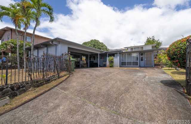 Fully Renovated 1BR/1BA/1PKG in Pearl City. Gallery 1