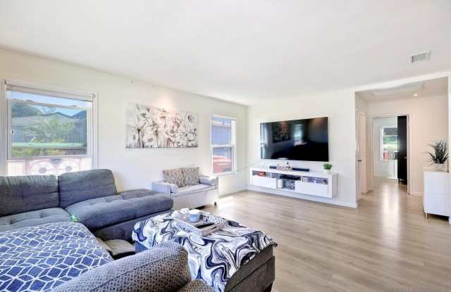 8951 Linden Gallery 2