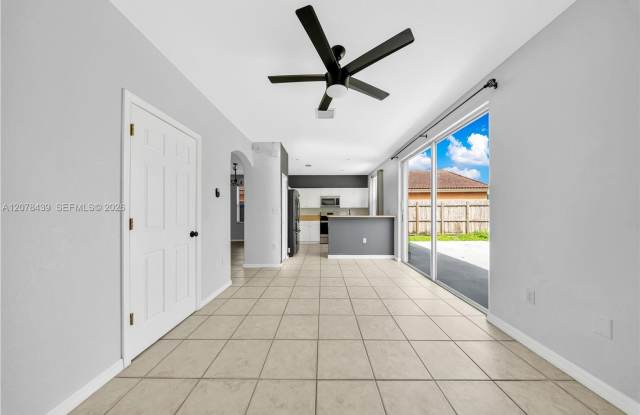 2019 SE 13th Street, Homestead, FL 33035 - 1941 Gallery 3
