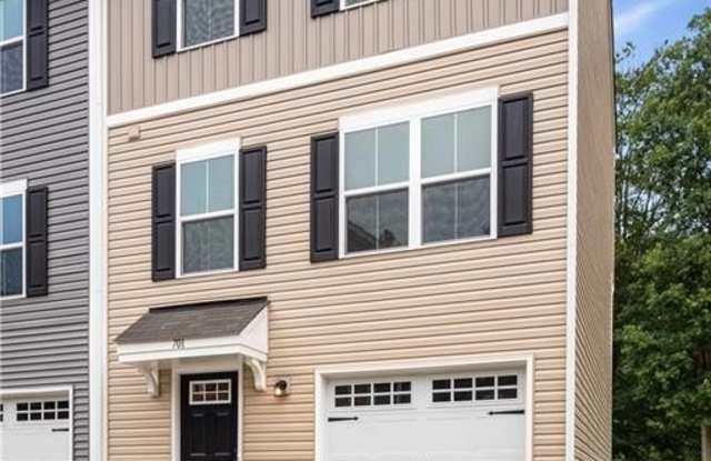 701 Lakeview Cove - 701 Lakeview Cove, Smithfield, VA 23430