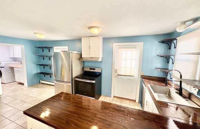****Coventry/Johnson’s Pond – Updated Single Family - $3,195***** Gallery 4