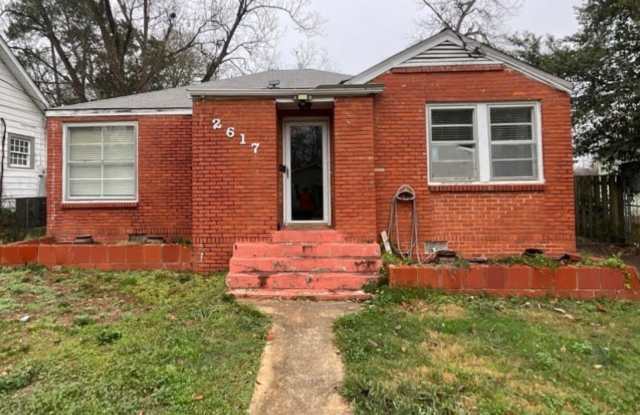 Cozy 2 Bed, 1 Bath Single Family Home in Montgomery, AL - $950/mo - 2617 Cherry Street, Montgomery, AL 36107