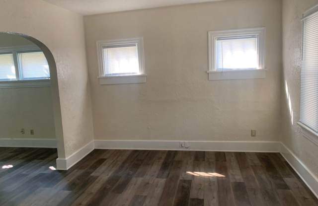 236 ILLINOIS Gallery 4