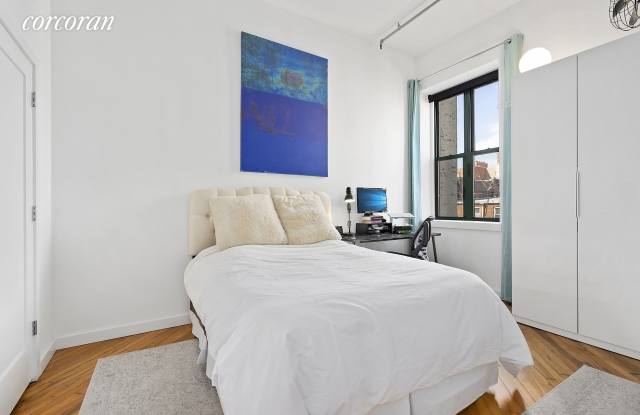 105 Lexington Avenue Gallery 4