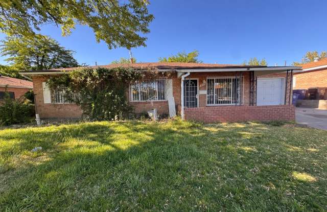 Lovely 3 bedroom 2 bath home. Must see photos photos