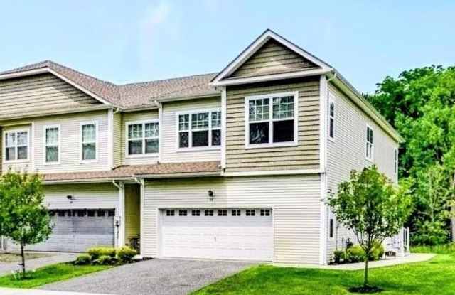 72 Magnolia Park Road - 72 Magnolia Park Road, Middletown, NY 10940 72 Magnolia Park Road - 72 Magnolia Park Road, Middletown, NY 10940