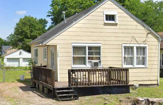 Adorable 2BR/1BA house photos photos