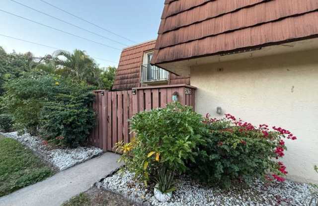 5236 Cedarbend Drive photos photos