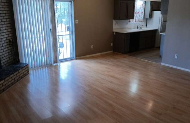 Cozy 4-bedroom, 2-bathroom home! SHOWINGS AVAILABLE NOW Gallery 3