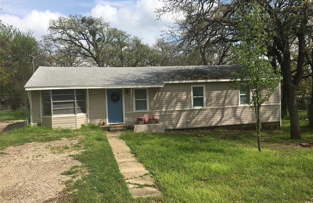 312 Center Lane - 312 Center Lane, Rendon, TX 76140