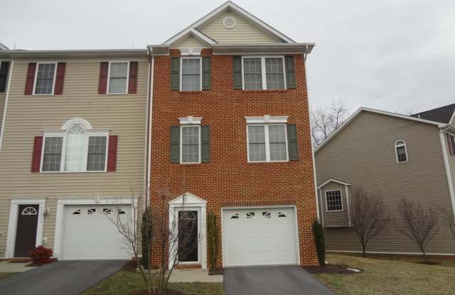 Handsome End Unit Townhouse in Taylor Springs photos photos