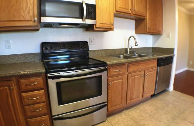1661 Bayview Heights Drive #18 Gallery 4
