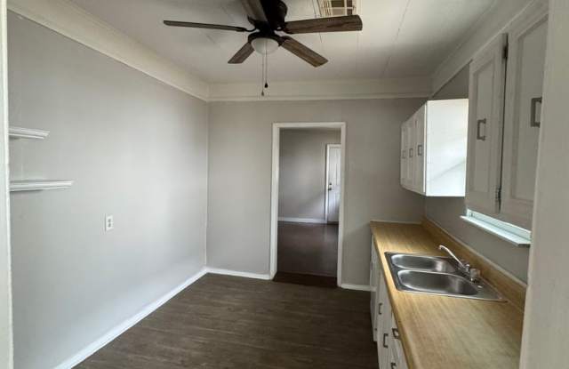 1321 Keeler 3 bed/1bath Gallery 4