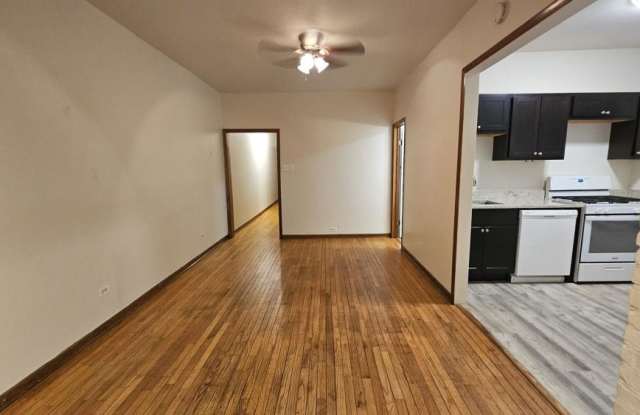 709 W Cornelia Avenue photos photos