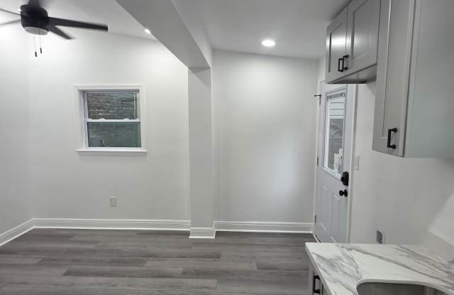 1030 Burgundy Street photos photos