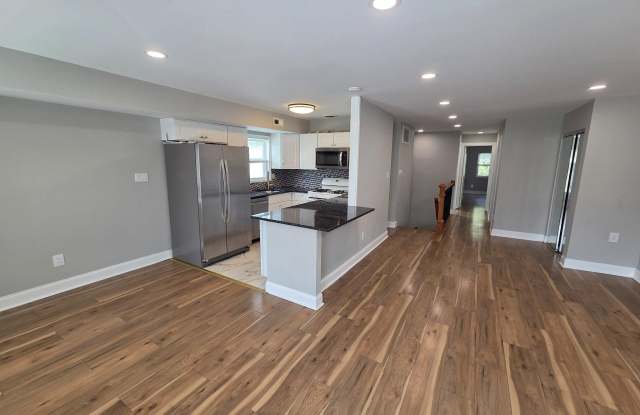 1701 SCOTCHBROOK Drive Gallery 3