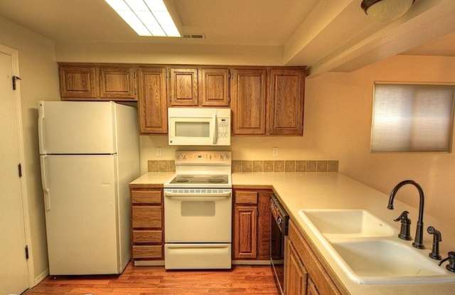 2571 Waterbury Gallery 2