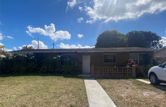 1330 W 30th St - 1330 West 30th Street, Hialeah, FL 33012