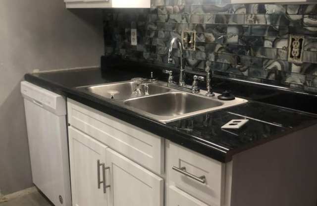 1615 Willow Wren Gallery 4
