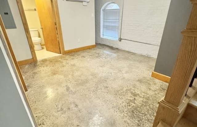 114 Virginia st Gallery 3