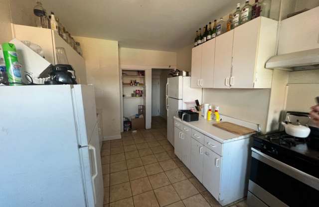 Amazing Six Bed, Two and a Half Bath, available 9/1 photos photos