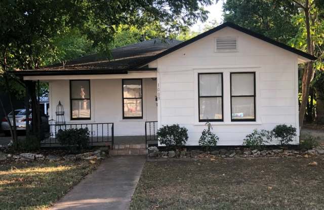 Hyde Park Hideaway! 3/2 with washer/dryer, super cute! - 1003 East 45th Street, Austin, TX 78751