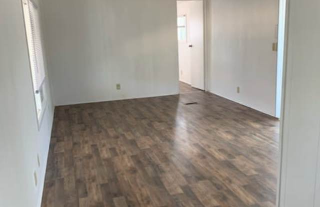 1600 South San Jacinto Avenue - 106 Gallery 4
