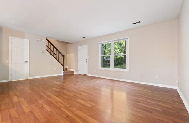 2 Months Rent Free - 2be /1.5ba Duplex Near Downtown Cary Gallery 4