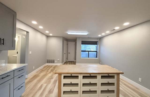 1583 East Stratford Avenue - 2 Gallery 2