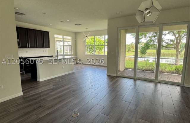 4729 Greenway Dr Gallery 3