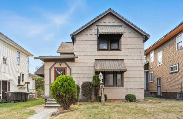 New THREE BED listing in Fort Wayne! - 2940 Weisser Park Avenue, Fort Wayne, IN 46806