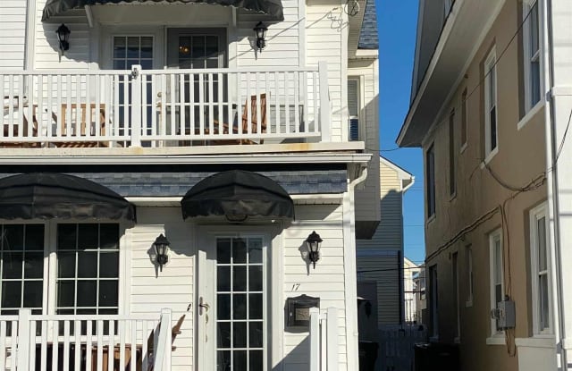 17 S Fredericksberg - 17 South Fredericksburg Avenue, Ventnor City, NJ 08406