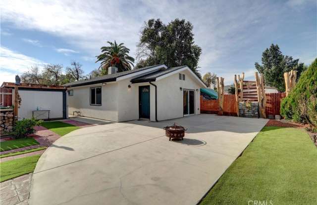 7441 Beckford Avenue 1/2 photos photos