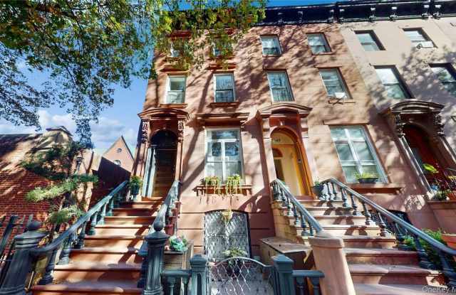 467 Waverly Avenue Gallery 1