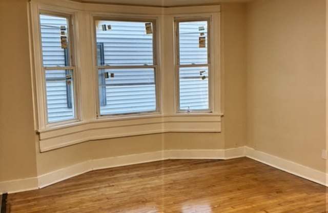623-625 West Clarke Street - 1 Gallery 2