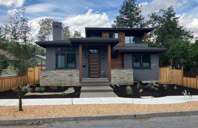 Charming Modern Home in the Heart of Bend photos photos