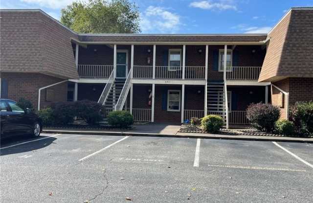 301 Windsor Manor Way - 301 Windsor Manor Way, Kernersville, NC 27284