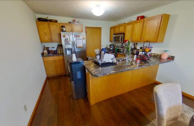 3D Tour Available - Beautiful Town Home on East-Side with Lake View! Available July 5th! - 2700 Buttonwood Drive, Manhattan, KS 66502