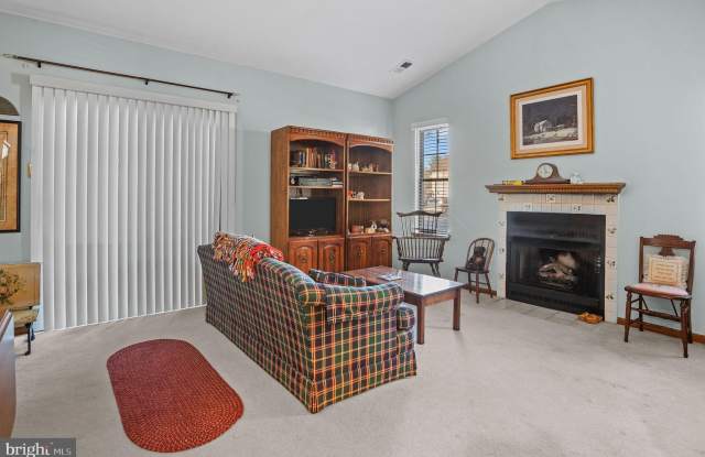 381 REDBUD COURT Gallery 3