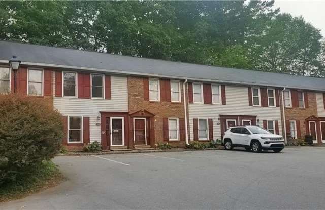 5918 King Charles Court Gallery 3