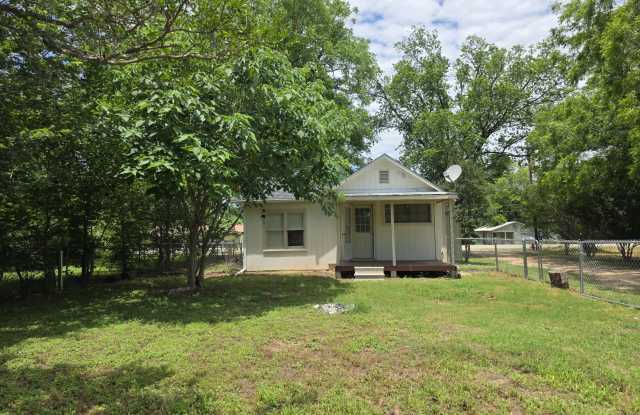 1116 East Cameron Avenue Gallery 2