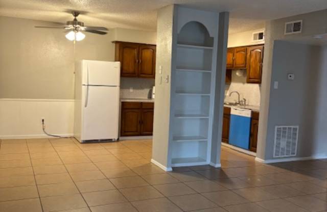 4018 Holly Dr - 08 photos photos