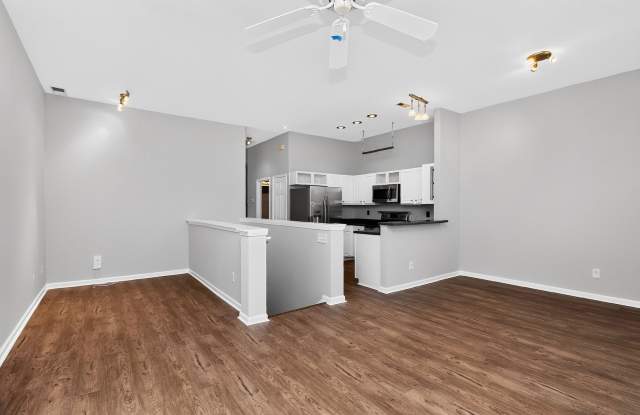 Lovely One Bedroom Loft in NoDa! Gallery 4