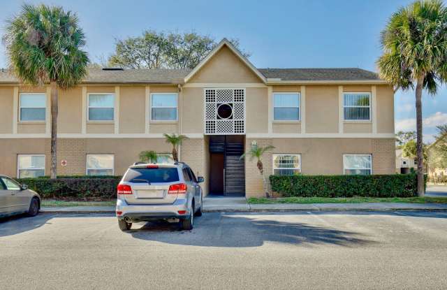 Spacious 2/2 Cozy Condo with a Screened Balcony in the Gated Community of Hawthorne Village - Orlando! photos photos